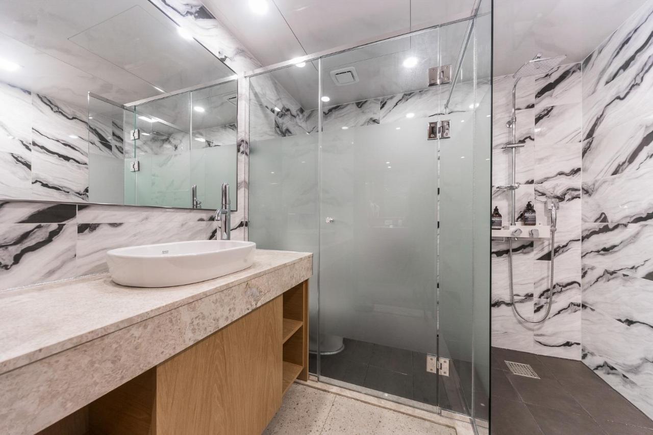 Gwangju Hound Hotel Gwangju Metropolitan City ภายนอก รูปภาพ