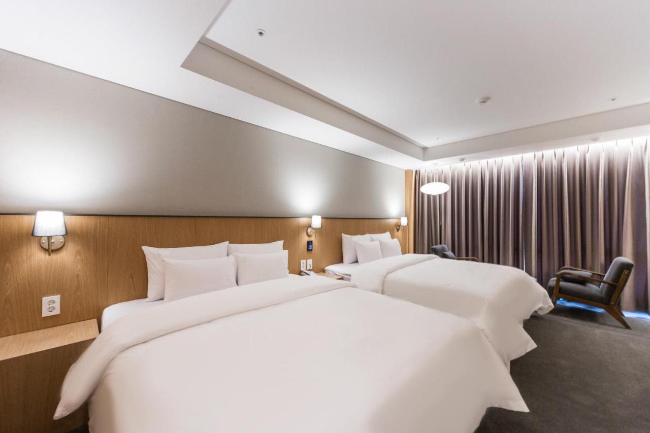Gwangju Hound Hotel Gwangju Metropolitan City ภายนอก รูปภาพ